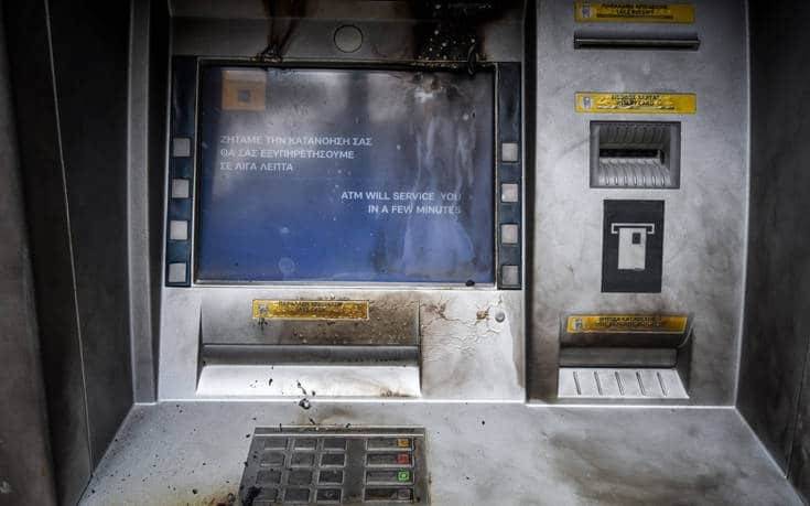 Φωτιά σε ΑΤΜ σε περιοχή της Άνω Πόλης στη Θεσσαλονίκη.