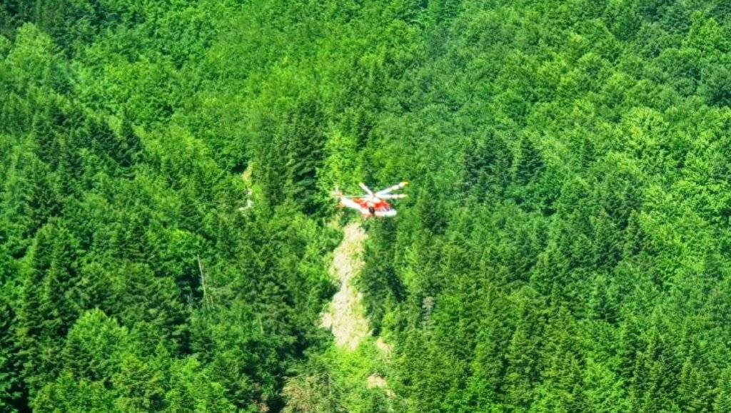 Πέντε νεκροί και δυο αγνοούμενοι από πτώση ελικοπτέρου στην Ιταλία