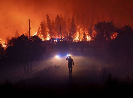 Πορτογαλία : Μεγάλες καταστροφές από την πύρινη λαίλαπα με 29 τραυματίες