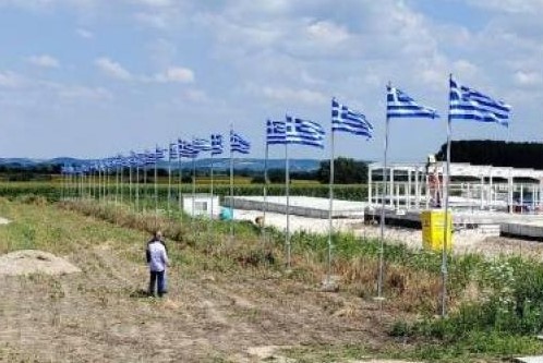 ΒΙΝΤΕΟ: 30 ελληνικές σημαίες υψώθηκαν στο Φυλάκιο του Έβρου