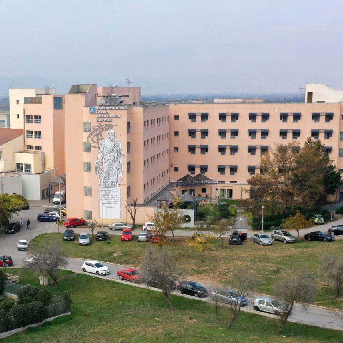 Τραγωδία στη Λάρισα: 53χρονος αυτοκτόνησε πηδώντας από την ταράτσα του Πανεπιστημιακού νοσοκομείου