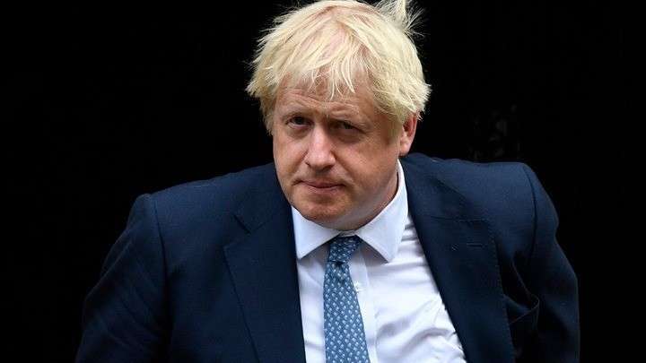 Μ. Βρετανία: Ισχυροί τριγμοί στην κυβέρνηση Τζόνσον. “Πονοκέφαλος” οι πολλαπλές παραιτήσεις μελών οδηγούν