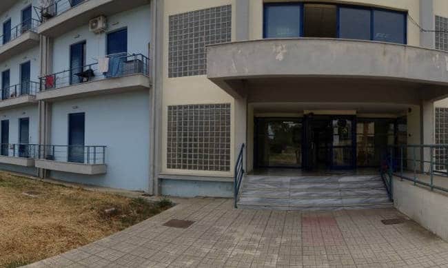 Πάτρα: έκρυψαν τη μητέρα τους στη φοιτητική εστία για να τη γλυτώσουν από τον πατέρα τους