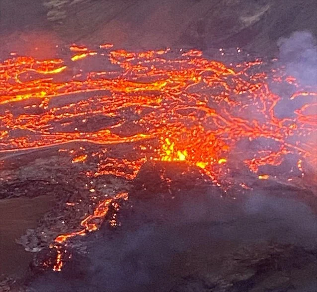 Ισλανδία: Η έκρηξη του ηφαιστείου δημιούργησε ρωγμή 300 μέτρων