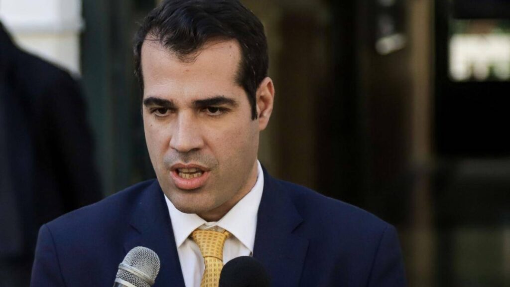 Πλεύρης για κορονοϊό: «Αν λάβουμε μέτρα, θα είναι ήπια»