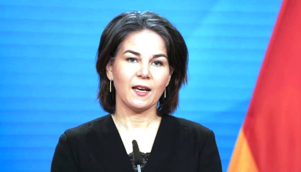 Ανναλένα Μπέρμποκ: «Το στρατιωτικό καθεστώς στο Μάλι “τορπιλίζει” τις προσπάθειές μας»