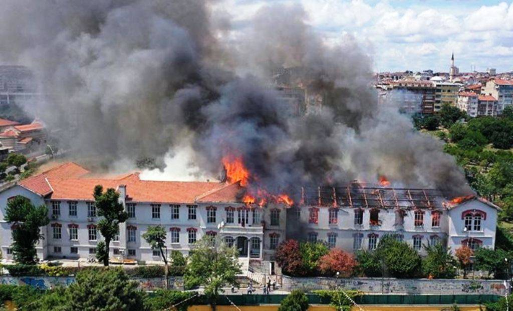 Πυρκαγιά ξέσπασε στο Ελληνικό Νοσοκομείο Μπαλίκλι στην Κωνσταντινούπολη