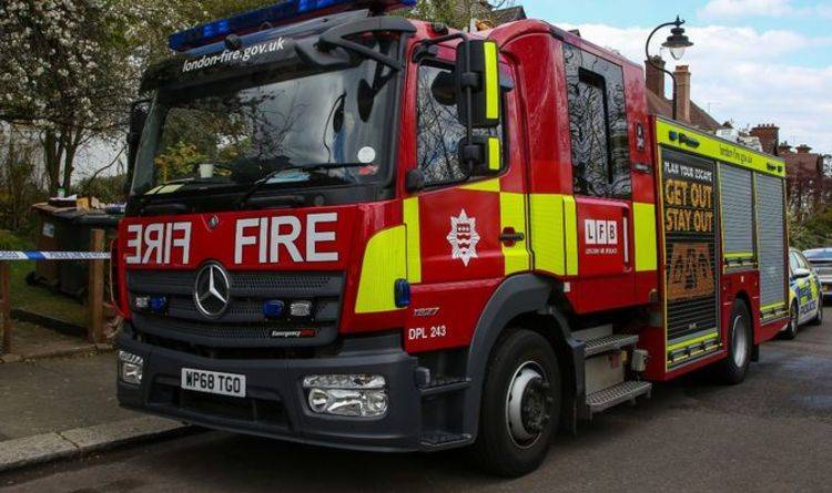 Συναγερμός στο Λονδίνο – Φωτιά κοντά σε σταθμό του Μετρό