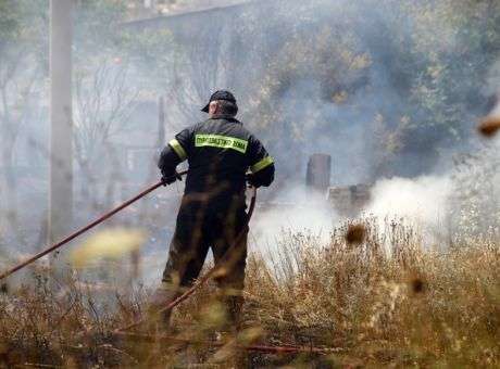 Πυρκαγιά σε χαμηλή βλάστηση στην περιοχή του Κορυδαλλού