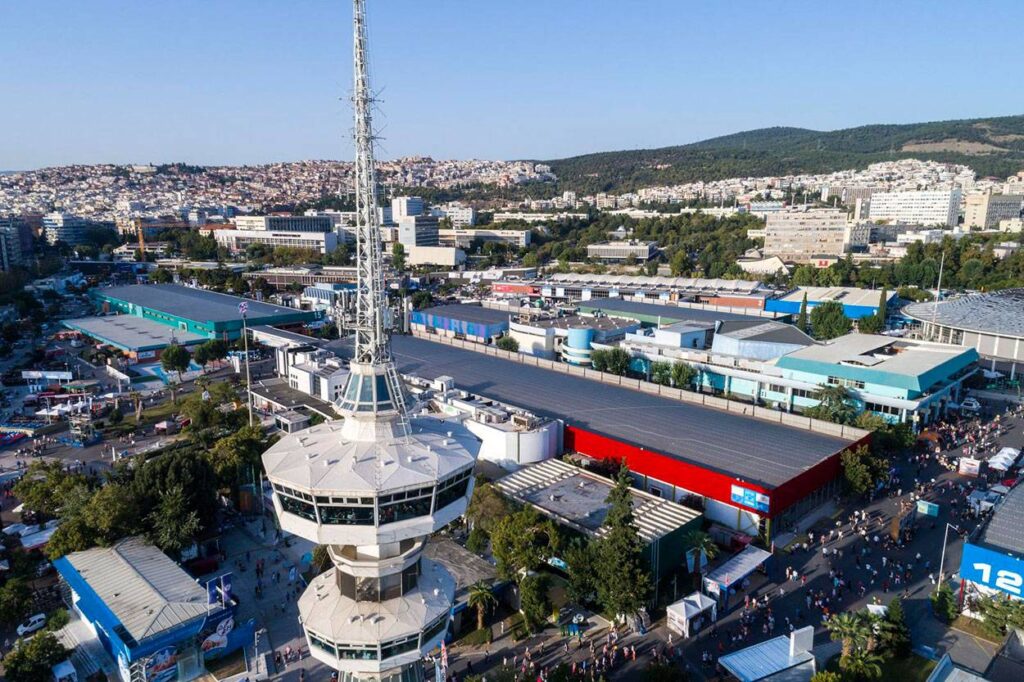 “Όποια πέτρα κι αν σηκώσεις…”
