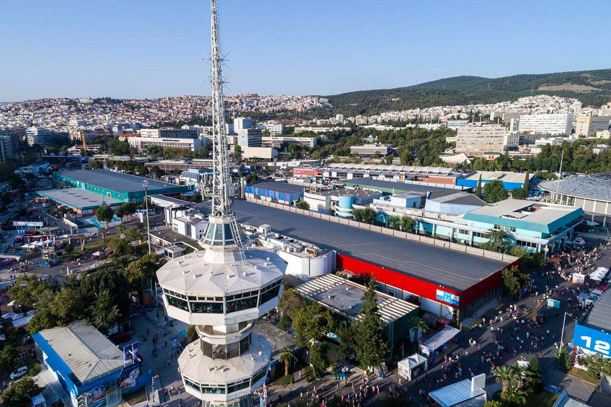 "Όποια πέτρα κι αν σηκώσεις..."