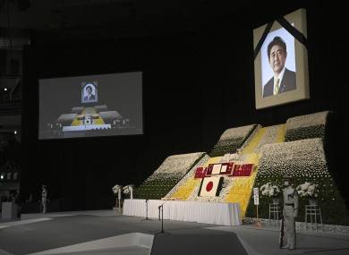 Σε εξέλιξη στο Τόκιο η τελετή της κρατικής κηδείας του Σίνζο Άμπε