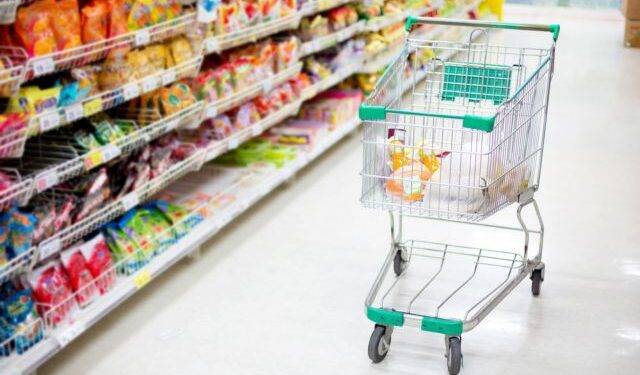 Τσακίζει τα λαϊκά νοικοκυριά η ακρίβεια – Ποια προϊόντα «εκτοξεύονται»