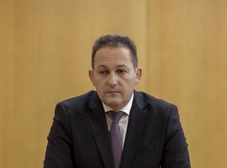 Ρουβίκωνας: Τρικάκια στο σπίτι του Στέλιου Πέτσα