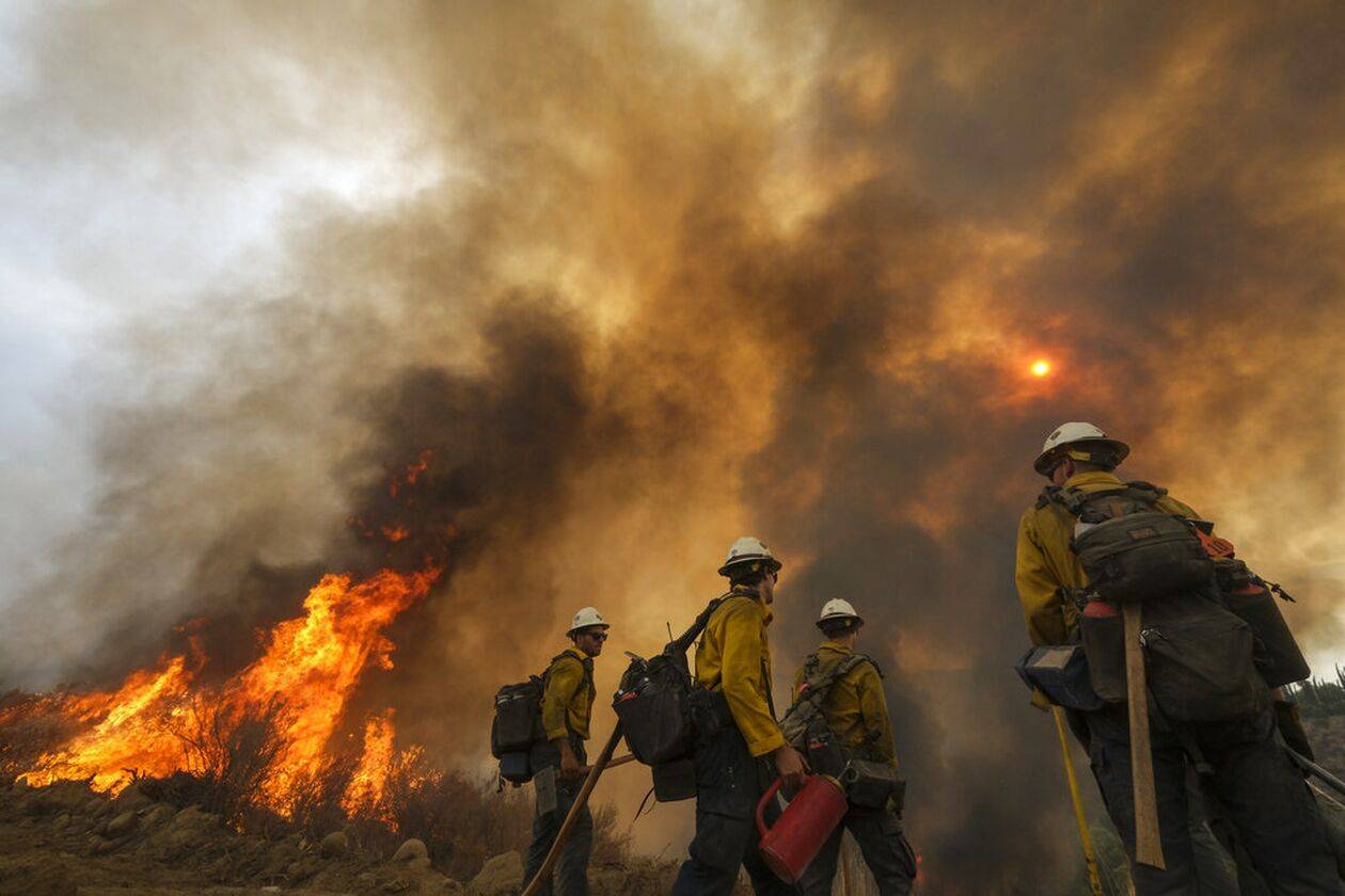 ΗΠΑ: Οι φωτιές σαρώνουν το Λος Άντζελες, διπλασιάστηκαν σε μέγεθος σε ένα 24ωρο