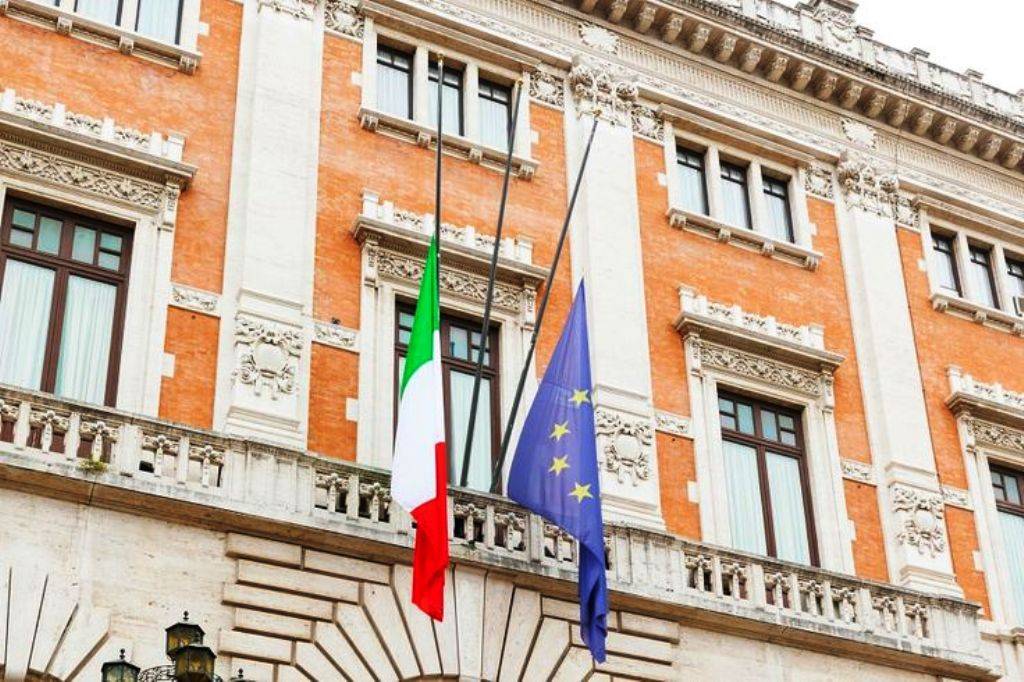 Άνοιξαν οι κάλπες για τις βουλευτικές εκλογές στην Ιταλία