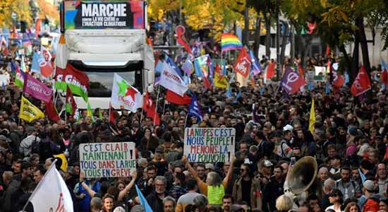 Σε κλοιό απεργιών η Γαλλία λόγω πληθωρισμού, χαμηλών μισθών και ακρίβειας