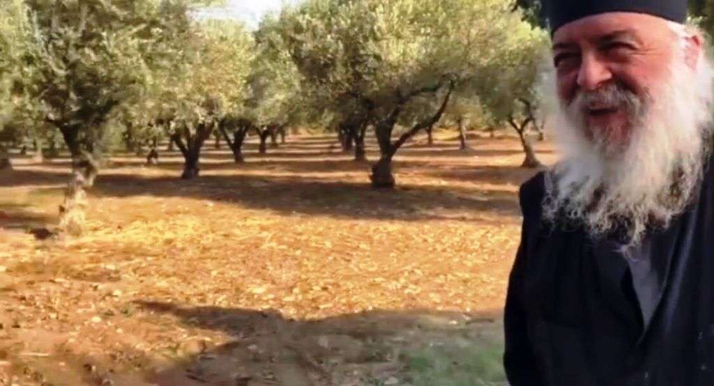 “Αρπαγή του ελαιοκάρπου της μονής από Έλληνες και Αλβανούς εργάτες” καταγγέλλουν οι πατέρες της Ι.Μ Εσφιγμένου του Αγίου όρους