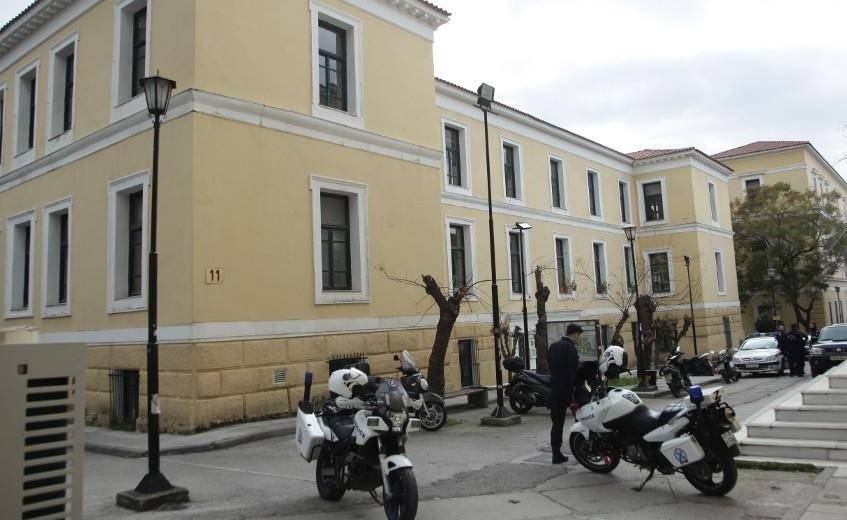 Φωτιά στο Μάτι: Διεκόπη η δίκη λόγω ακαταλληλότητας της αίθουσας – Δεν χωρούσαν ούτε οι κατηγορούμενοι