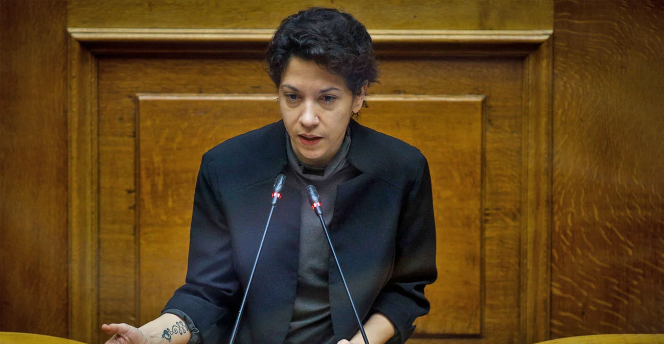 ΜέΡΑ25: Ανεξαρτητοποιήθηκε η Φωτεινή Μπακαδήμα – Η 3η γυναίκα βουλευτής που φεύγει από το κόμμα