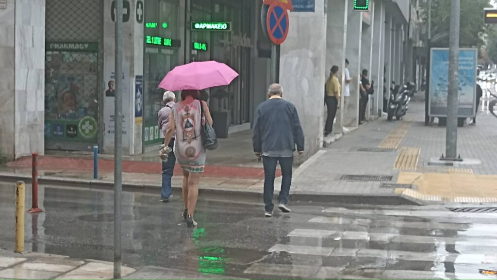 Καιρός: Επιδείνωση με βροχές, καταιγίδες, ισχυρούς ανέμους και πτώση της Θερμοκρασίας