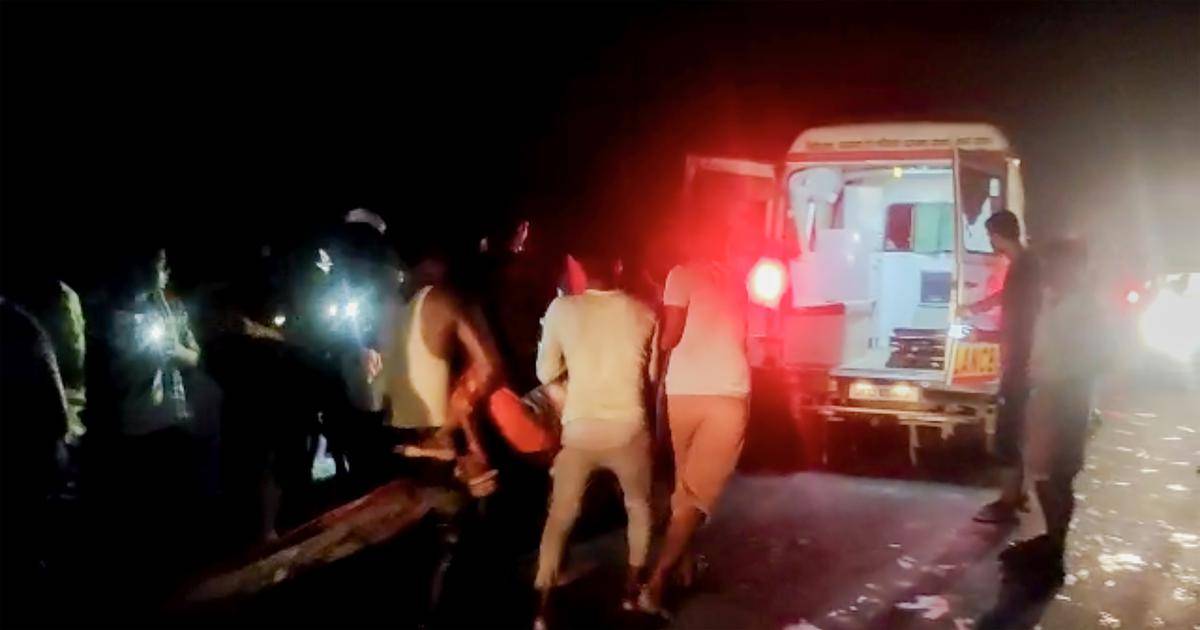 Ινδία: Πολύνεκρο ατύχημα με όχημα που έπεσε σε λίμνη-Μετέφερε προσκυνητές