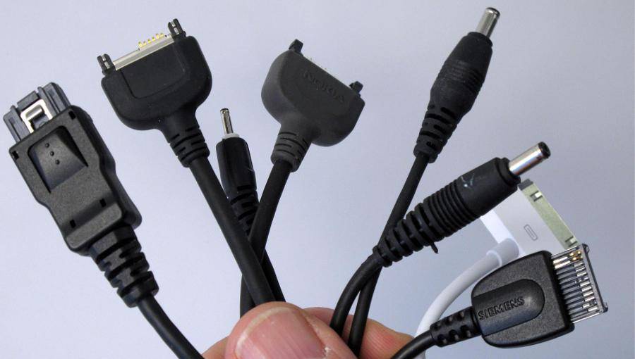 Νέα οδηγία από την ΕΕ-Κοινός φορτιστής για όλες τις φορητές συσκευές