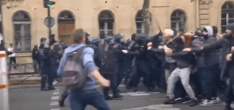 Χάος στη Γαλλία: Ξύλο και επεισόδια στις διαδηλώσεις ενάντια στην ακρίβεια//ΒΙΝΤΕΟ