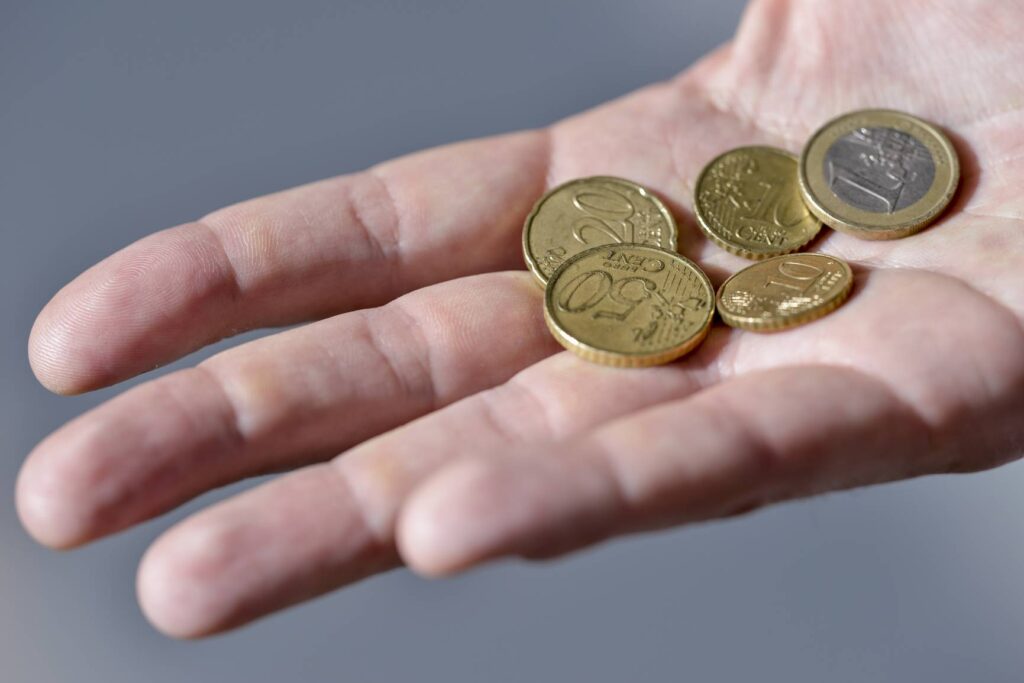 ΕΝΥΠΕΚΚ: 6 στις 10 νέες θέσεις εργασίας με μισθό 330 ευρώ καθαρά τον Σεπτέμβριο