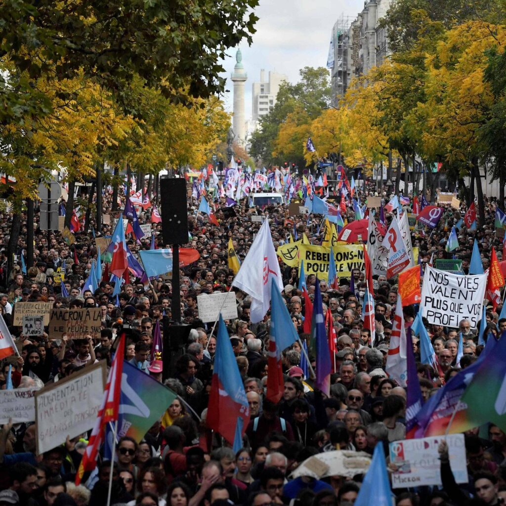 Στους δρόμους χιλιάδες Γάλλοι για την ακρίβεια