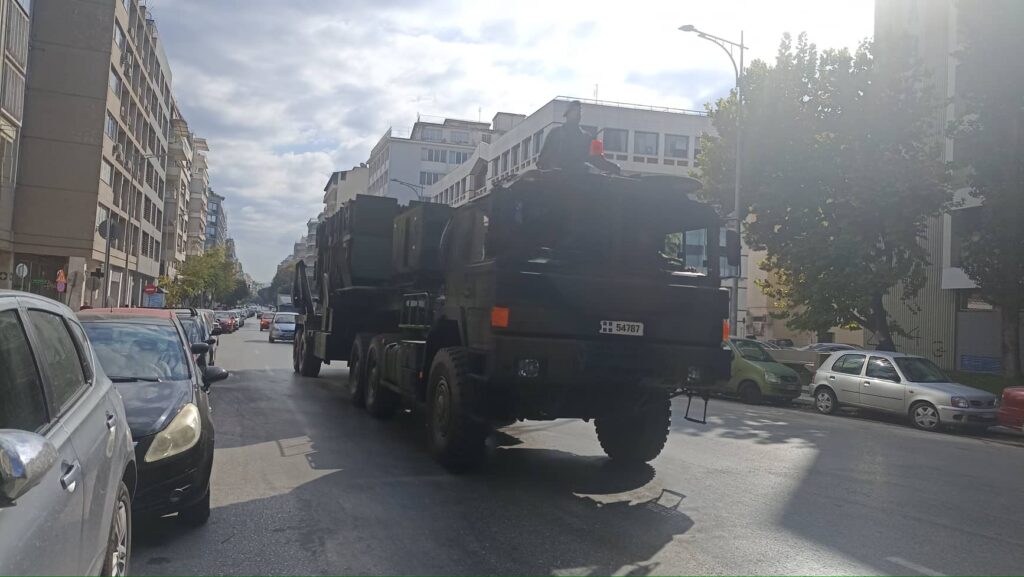 VIDEO-FOTO // Σείστηκαν Τσιμισκή – Πολυτεχνείου από τα άρματα μάχης