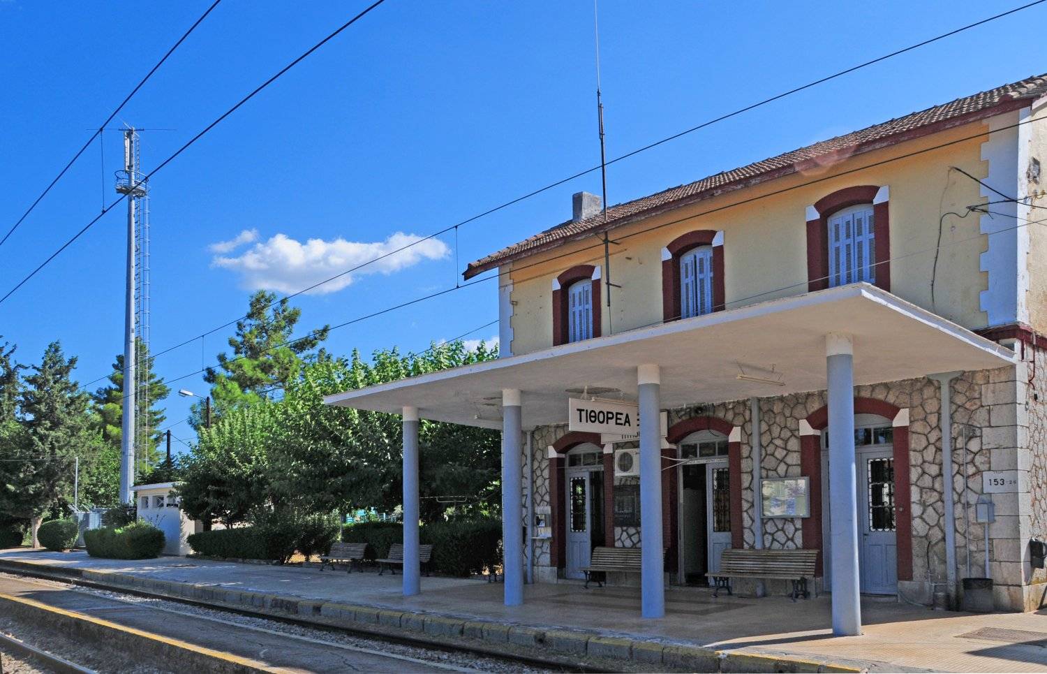 Εκτροχιασμός βαγονιού στην Τιθορέα έκοψε σιδηροδρομικά την Ελλάδα στα δύο-Ξεχειλίζουν από αγανάκτηση οι επιβάτες