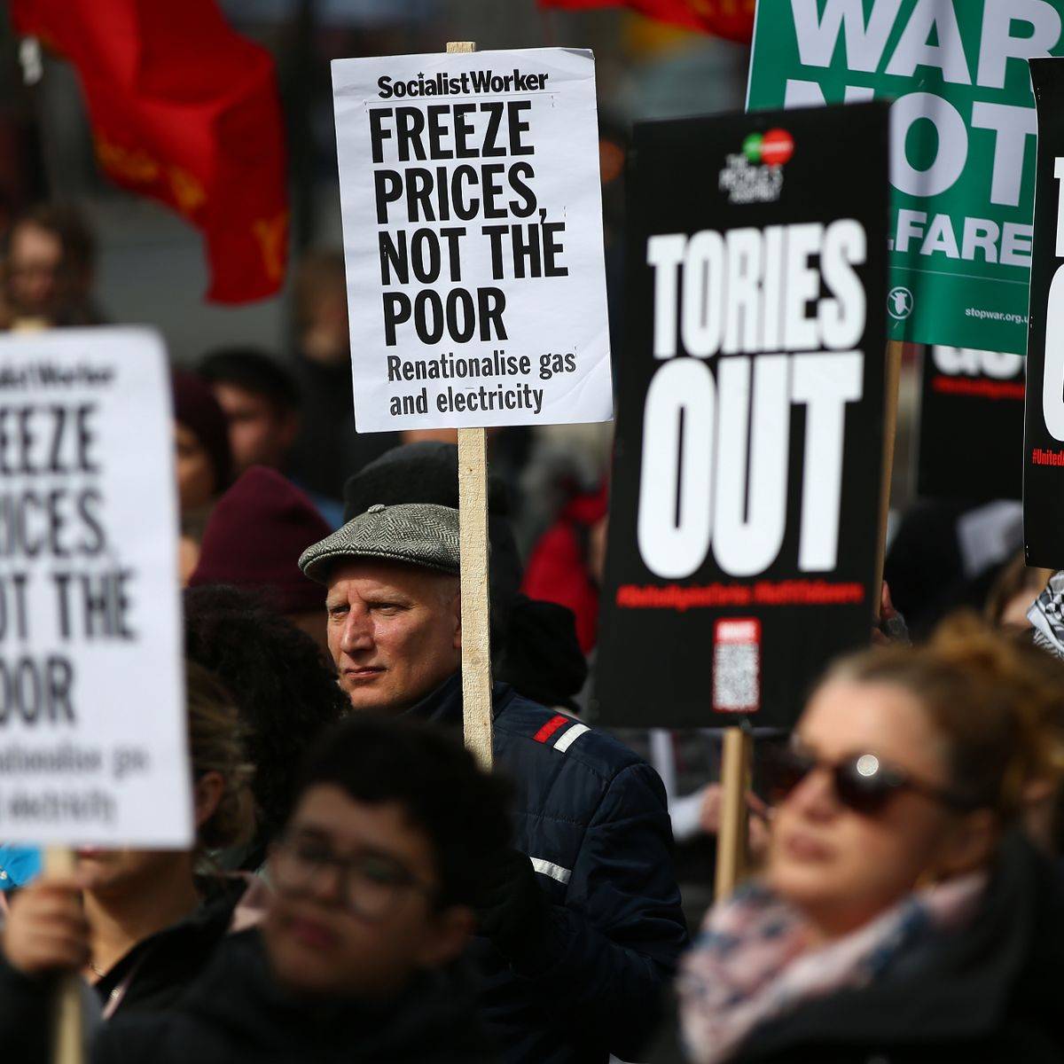 Αγγλία - Γερμανία: Στους δρόμους χιλιάδες πολίτες για την ακρίβεια - Zητούν το τέλος των κυρώσεων στη Ρωσία