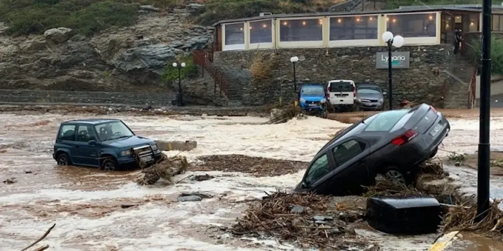 ΒΙΝΤΕΟ – Κακοκαιρία: Κορυφώνεται η αγωνία για την αγνοούμενη στην Αγία Πελαγία – Μετρά τις «πληγές» της η Κρήτη