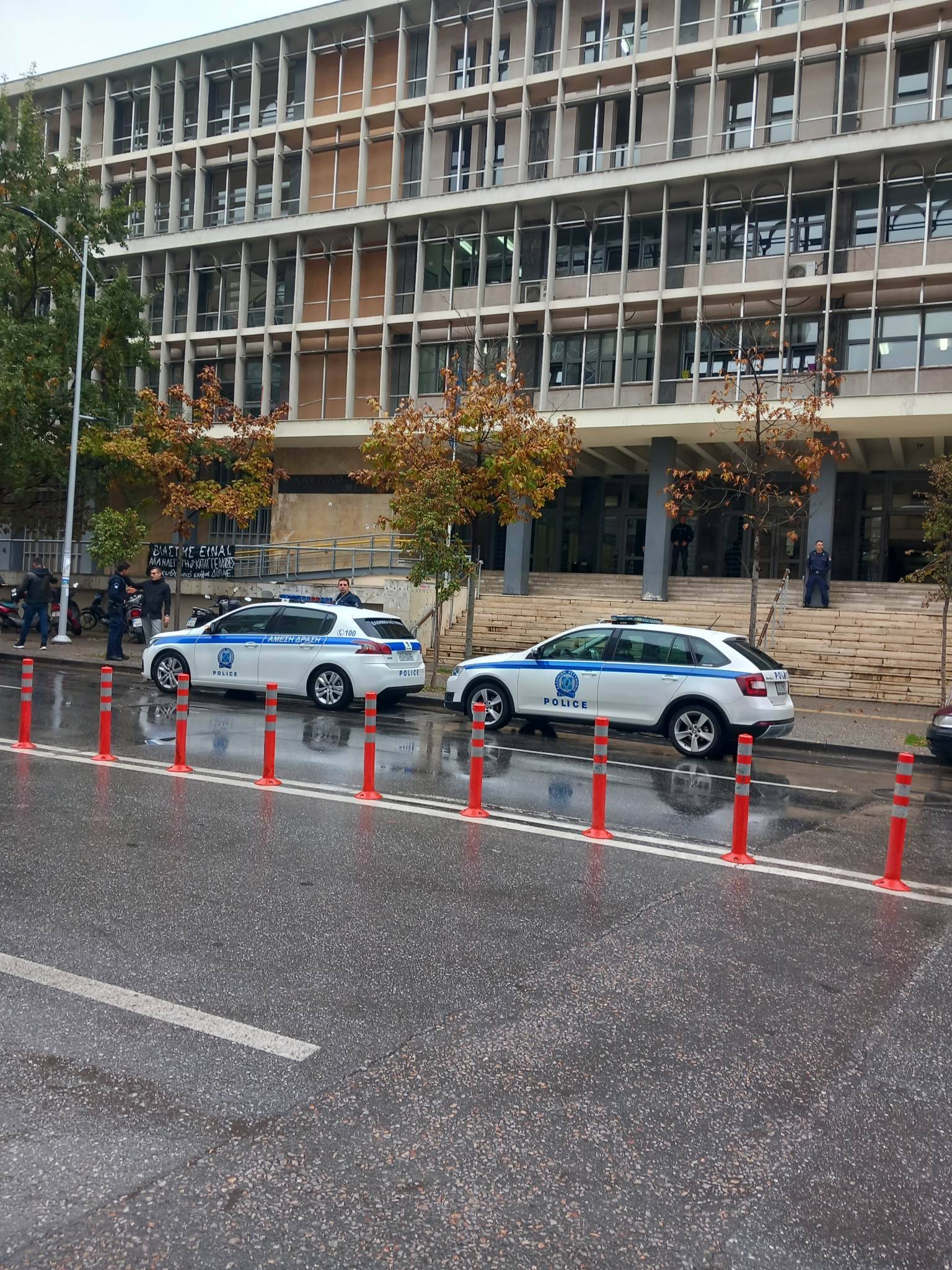 Θεσσαλονίκη: Φάρσα το τηλεφώνημα για βόμβα στο Δικαστικό Μέγαρο