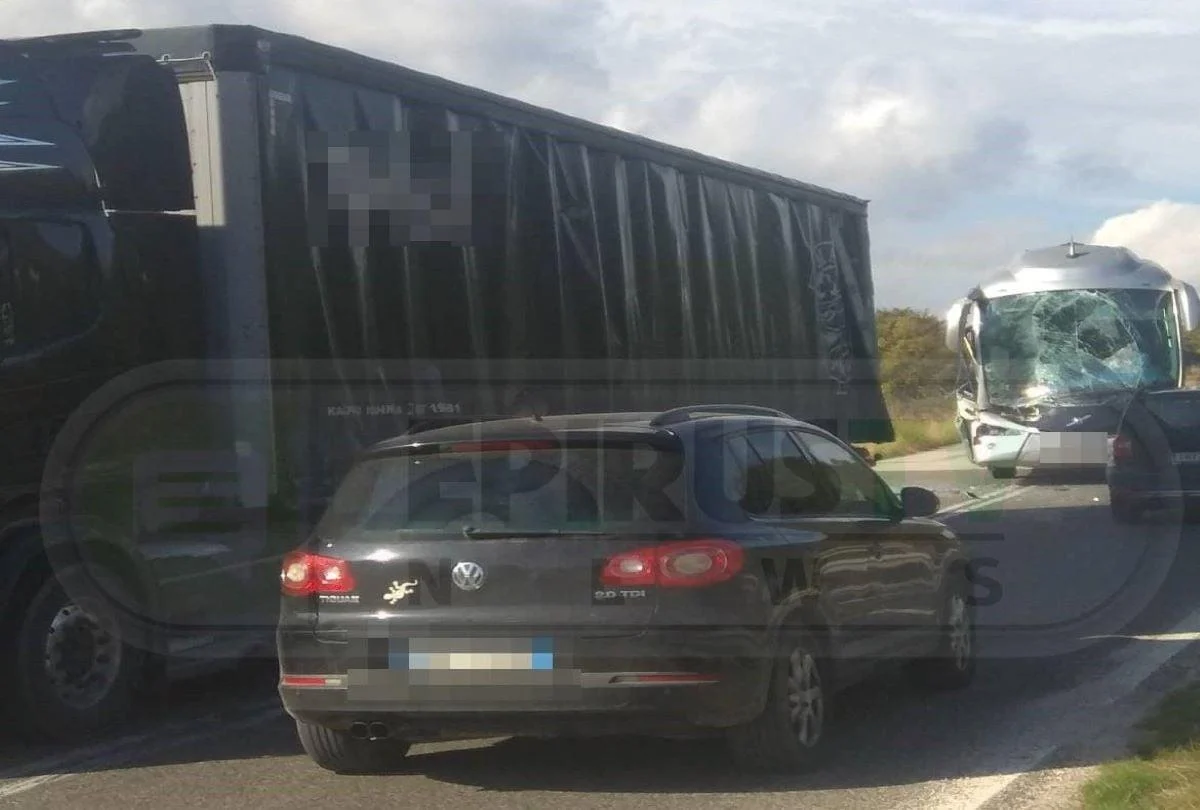 ΦΩΤΟ: Τετραπλή καραμπόλα στην Εθνική Οδό Ιωαννίνων - Κοζάνης