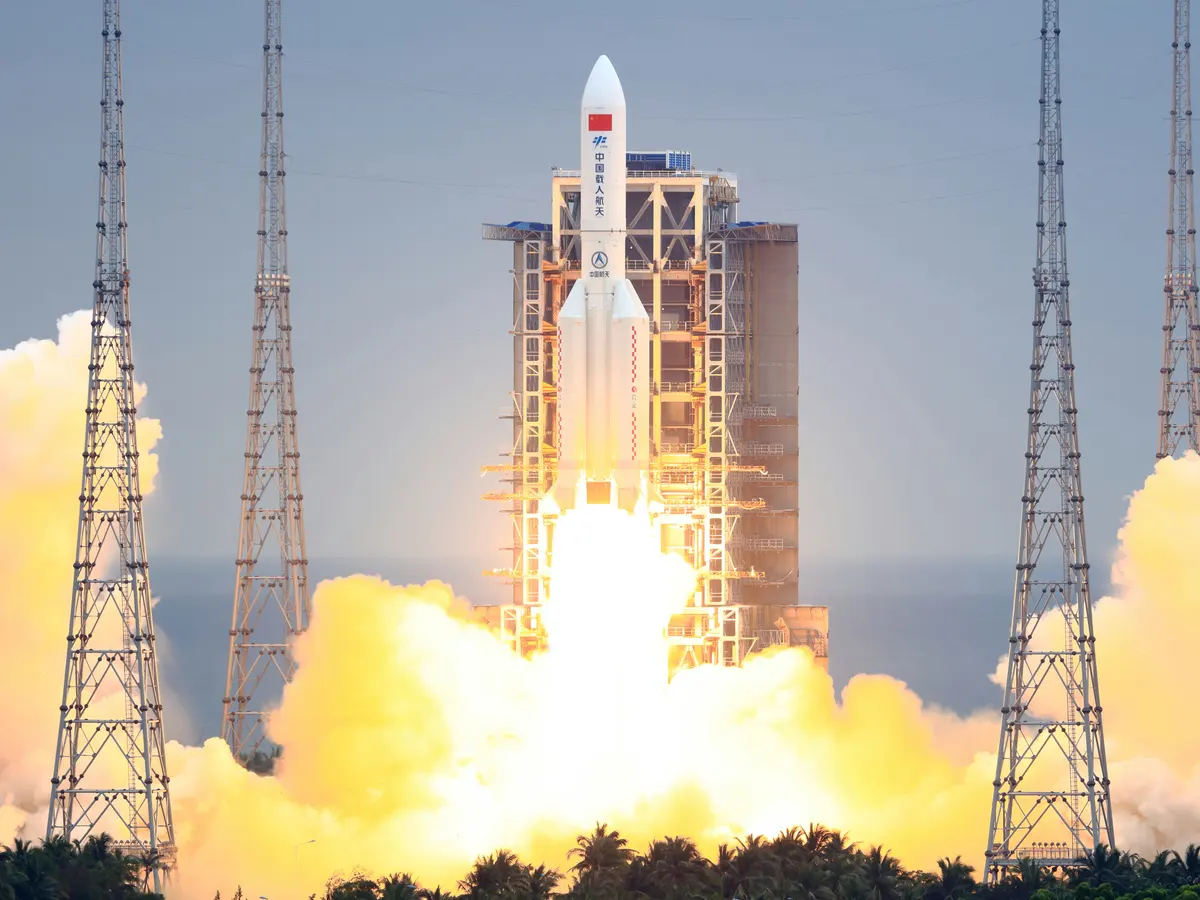 Στον Ειρηνικό Ωκεανό έπεσε ο κινεζικός πύραυλος