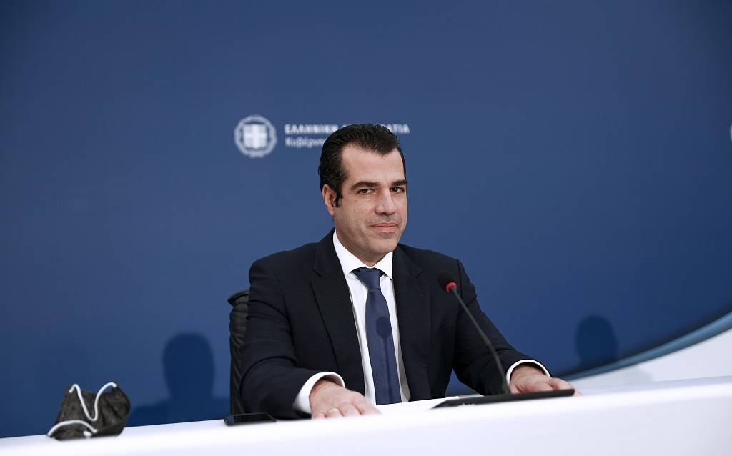Πλεύρης: «Δεν εμπιστεύομαι γιατρό που λέει πως με το εμβόλιο έχει το χάραγμα του αντιχρίστου»