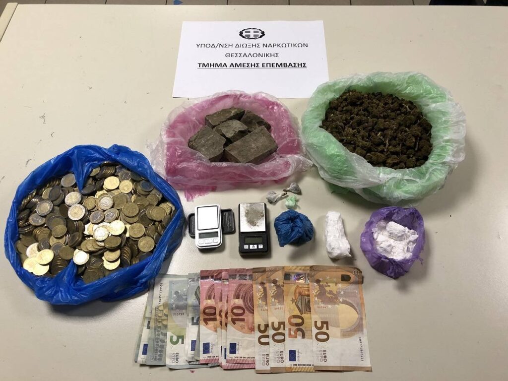 Θεσσαλονίκη: Συλλήψεις για ναρκωτικές ουσίες με τη συνδρομή του σκύλου “Βέκτορ”