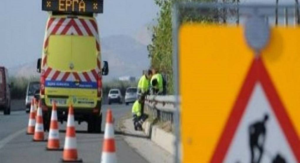 Εργασίες καθαρισμού ερεισμάτων στην Εθνική οδό Θεσσαλονίκης Έδεσσας
