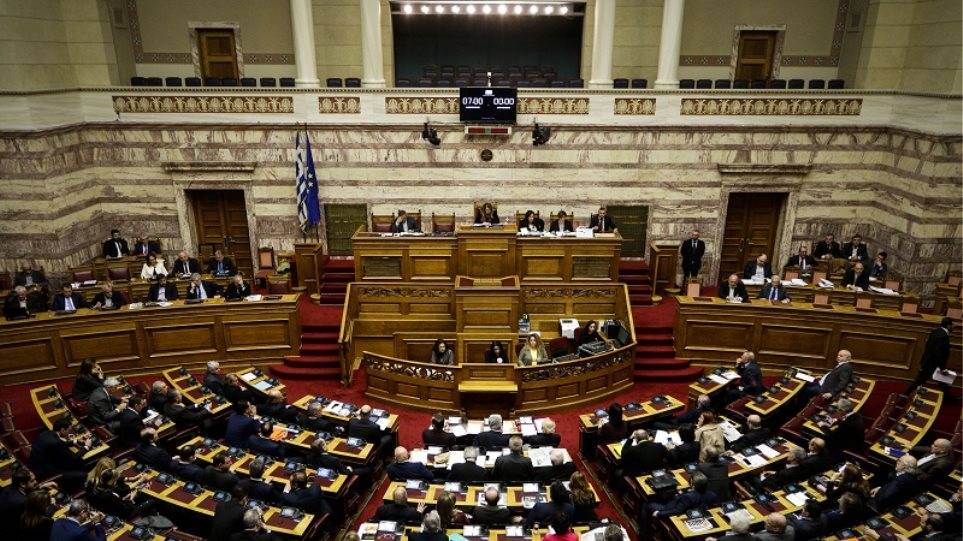 Αντιπολιτευτικά “πυρά” στην κυβέρνηση και τον Πρωθυπουργό κατα τη συζήτηση του προϋπολογισμού του 2023