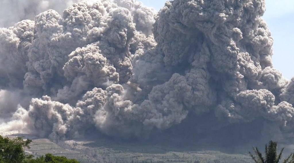 Έκρηξη ηφαιστίου στην Ιάβα της Ινδονησίας