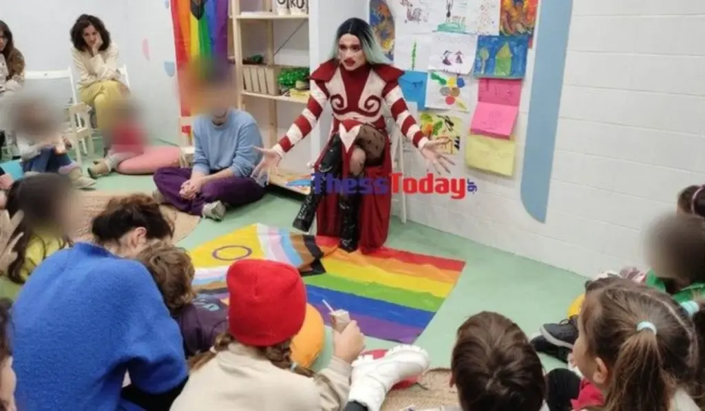 Θεσσαλονίκη: Drag Queens διάβασαν παραμύθια σε παιδιά
