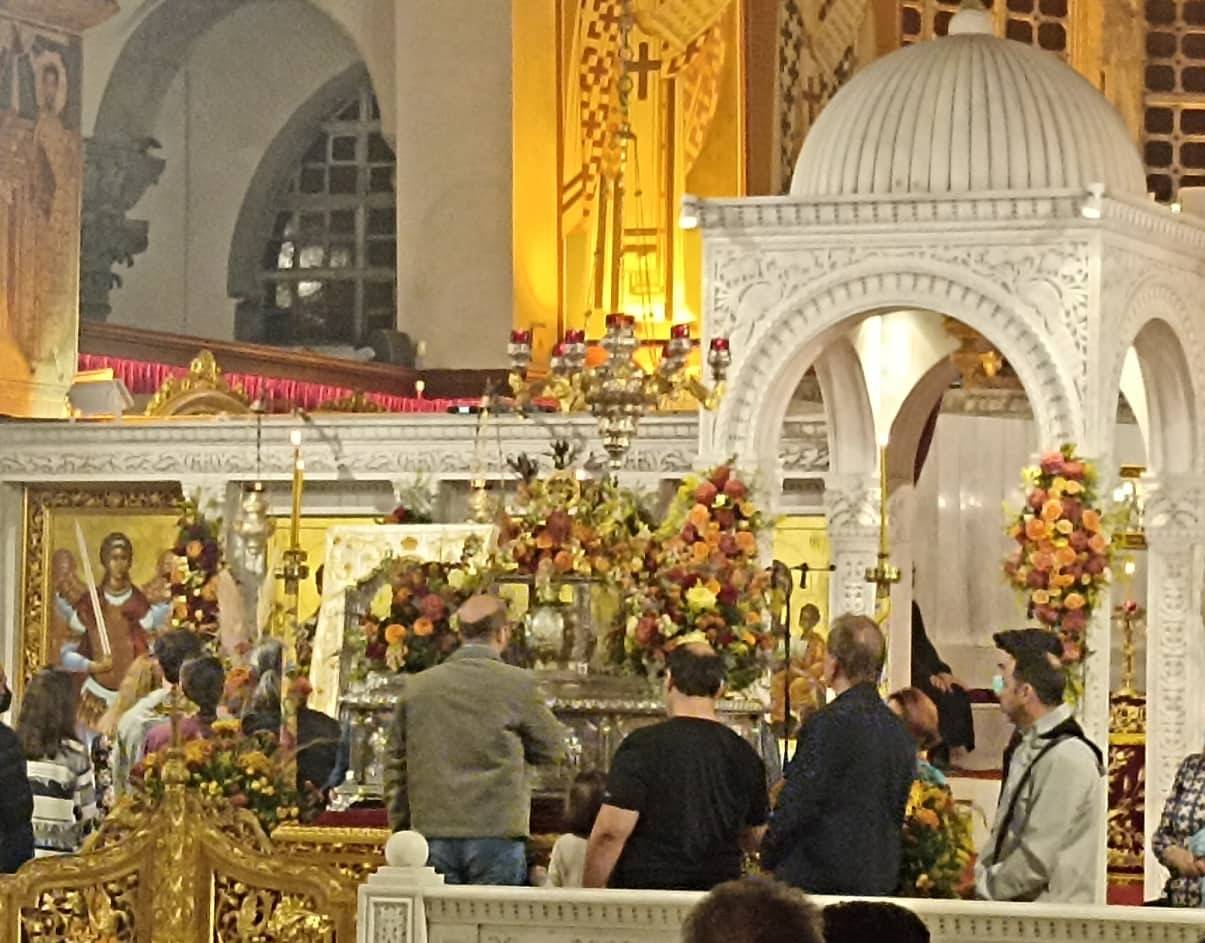 Θεσσαλονίκη: Έκλεβαν από ναούς και παρεκκλήσια, μανουάλια, καντήλια, ακόμη και πολυελαίους