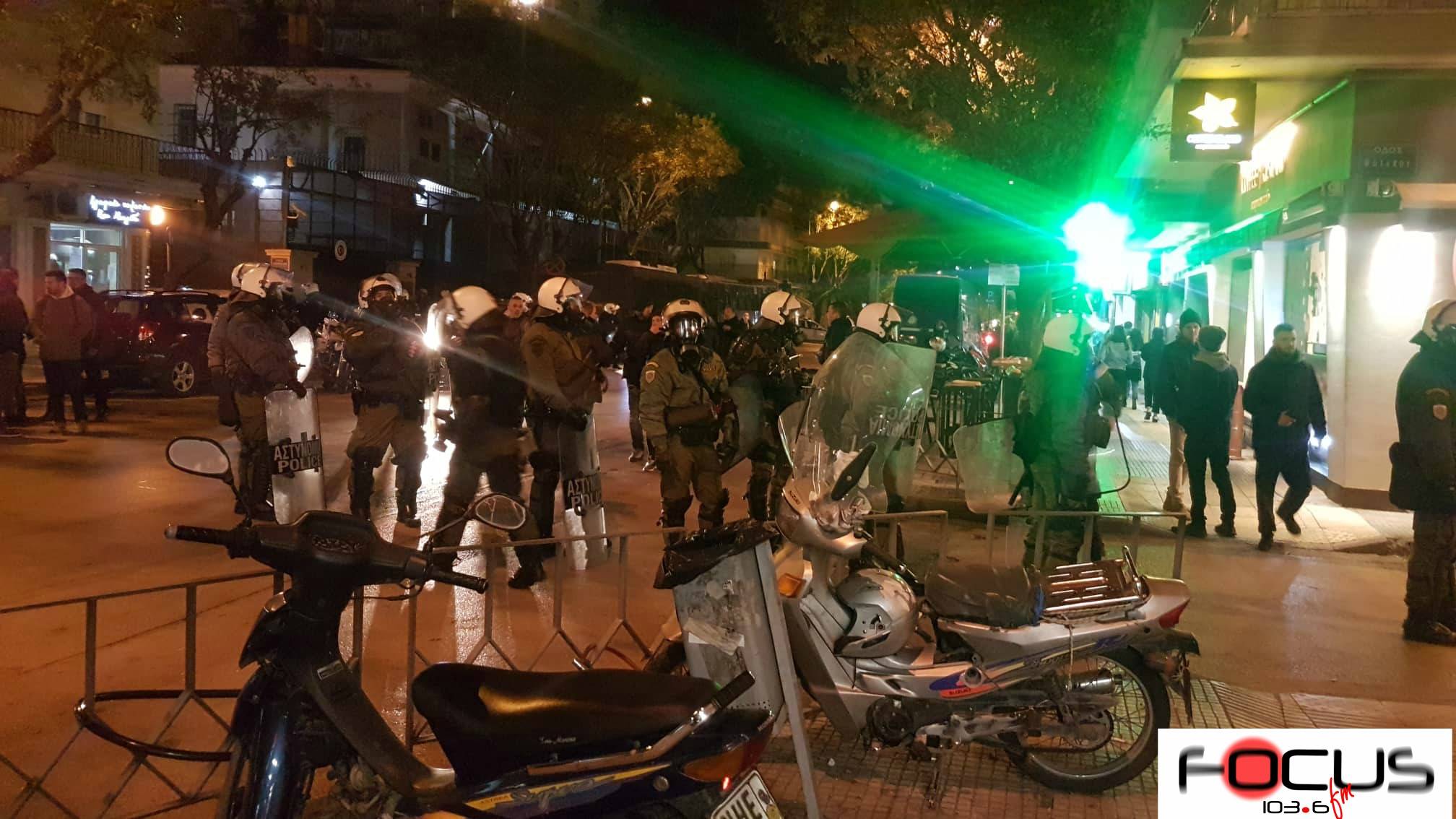 Ένταση μεταξύ οπαδών του Άρη και αστυνομικών έξω από το «Κλ. Βικελίδης» - Μία σύλληψη