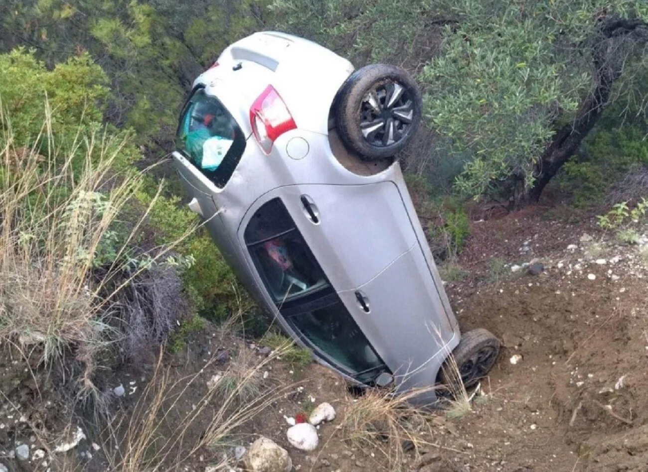 Θρίλερ με την 44χρονη που εξαφανίστηκε στη Ρόδο-Το αυτοκίνητό της βρέθηκε ντελαπαρισμένο