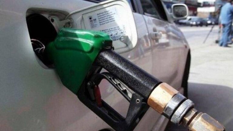 «Φωτιά» ξανά στα καύσιμα: "Σκαρφάλωσε" στο 1,90 η βενζίνη