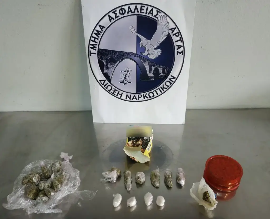 Άρτα: Σύλληψη άνδρα που κατηγορείται για κατοχή, αποθήκευση και διακίνηση ναρκωτικών