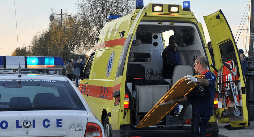 Ένας νεκρός και τρείς τραυματίες σε τροχαίο με όχημα που μετέφερε παράνομους μετανάστες
