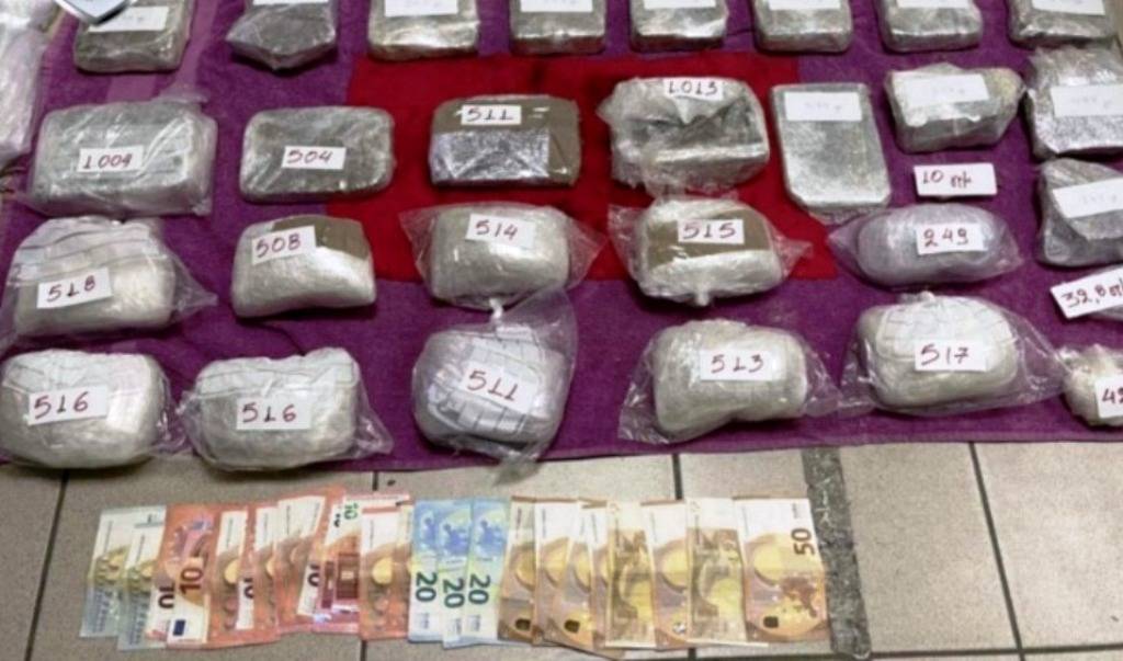 Εξαρθρώθηκε από την αστυνομία εγκληματική ομάδα που διακινούσε ναρκωτικά σε όλη τη χώρα